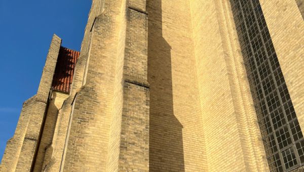 Takrenovering av et arkitektonisk ikon i København.