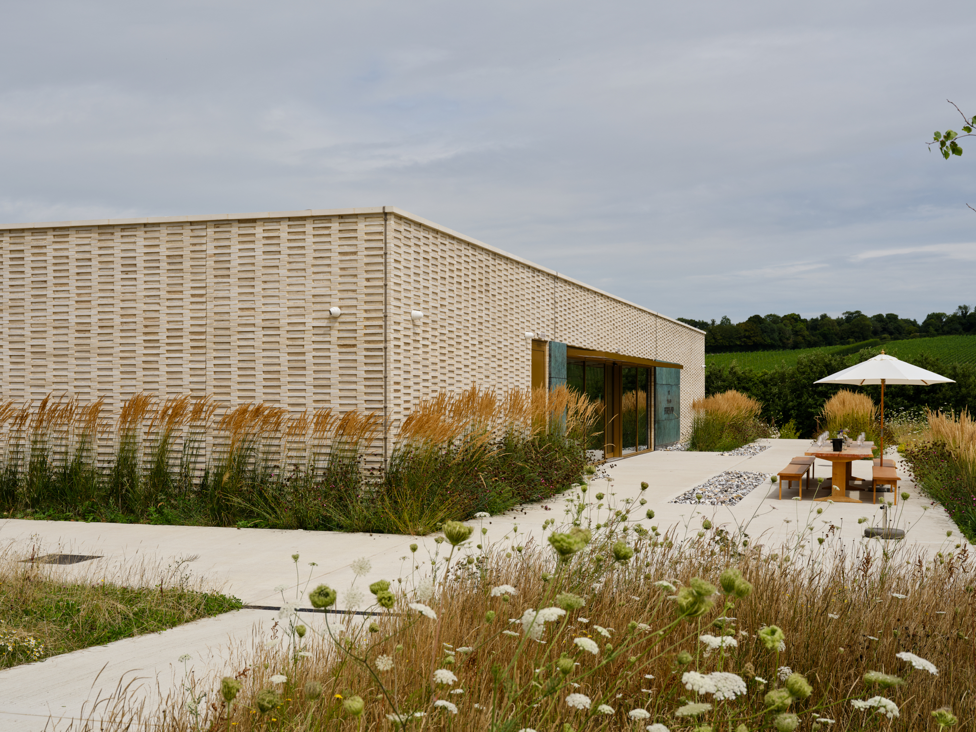 Domaine Evremond - En elegant vingård designet med Ultima tegl.